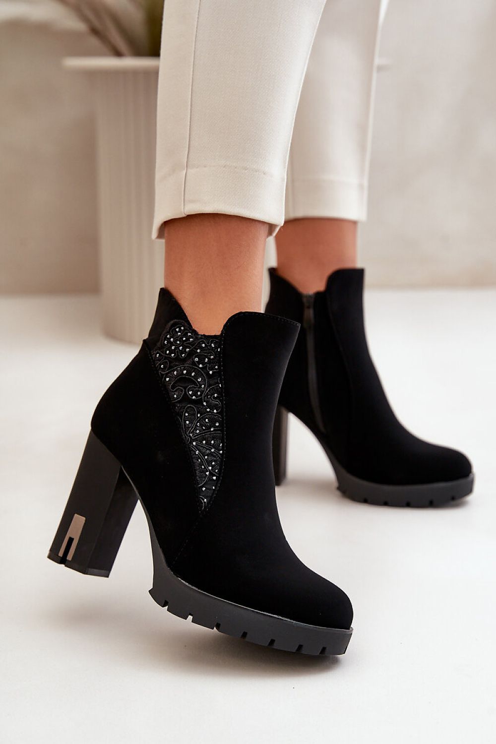 Chic Versatile & Comfortable Heel Boots